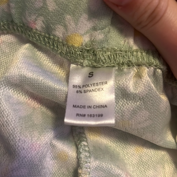 80’s style pants for kids light green with daisy’s size small - Picture 2 of 2